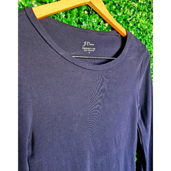 FREE when added to bundle - J.Crew Perfect fit long-sleeve shirt - Picture 1 of 5